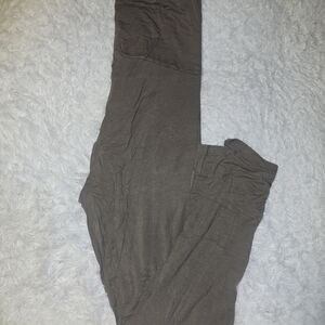 Kate Quinn Taupe Leggings